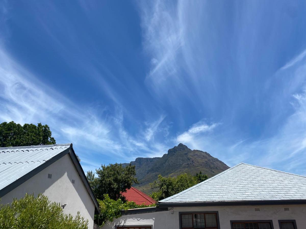 Studio Flatlet On Montreal Cape Town